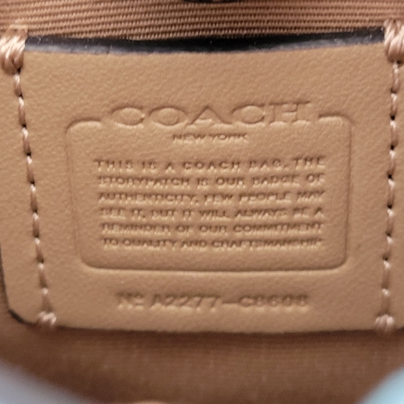 Coach: Mini Town Bucket Bag - Picture 5 of 9
